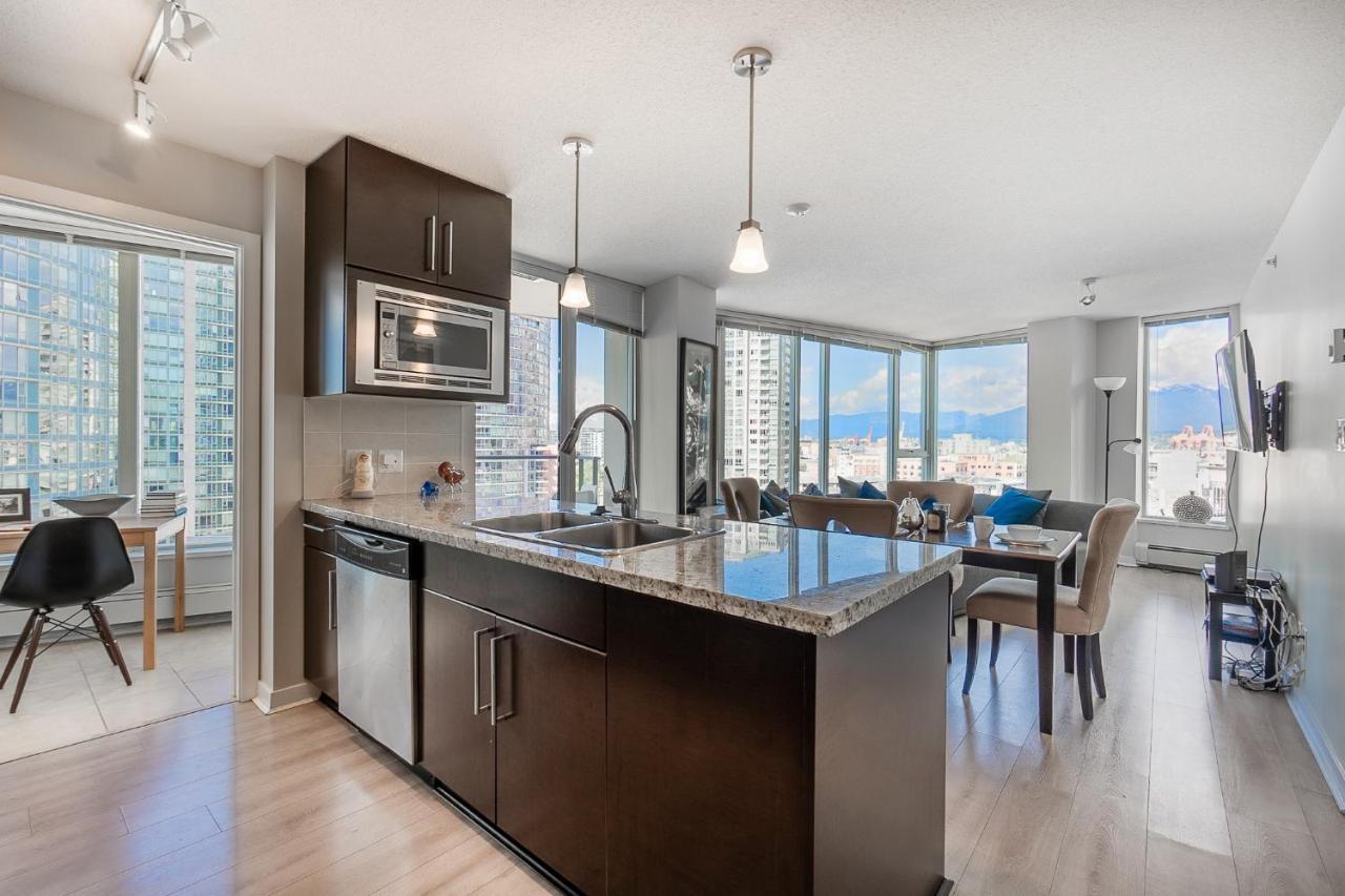 Stunning 2 Bedroom Condo With Downtown Views!!! וונקובר מראה חיצוני תמונה