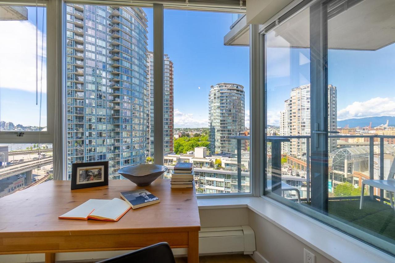 Stunning 2 Bedroom Condo With Downtown Views!!! וונקובר מראה חיצוני תמונה