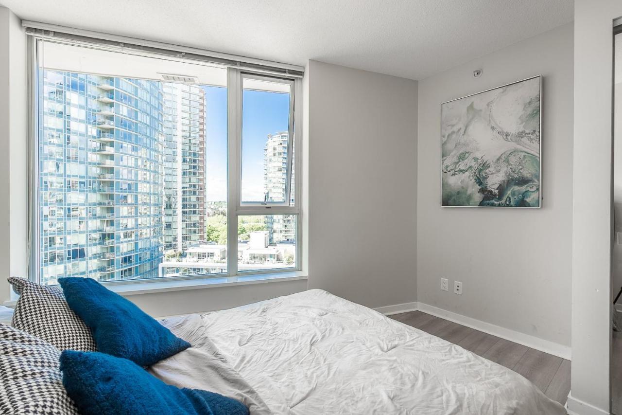Stunning 2 Bedroom Condo With Downtown Views!!! וונקובר מראה חיצוני תמונה