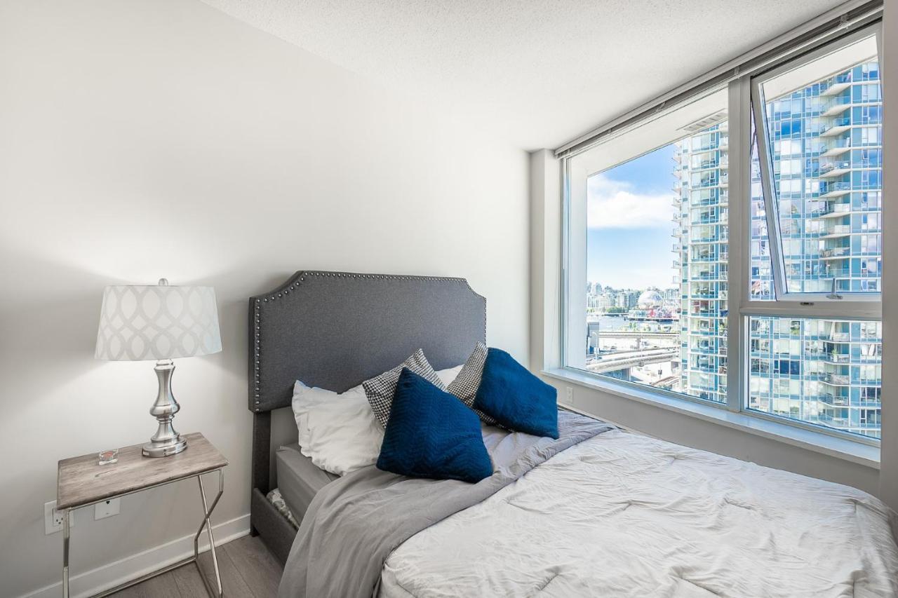 Stunning 2 Bedroom Condo With Downtown Views!!! וונקובר מראה חיצוני תמונה